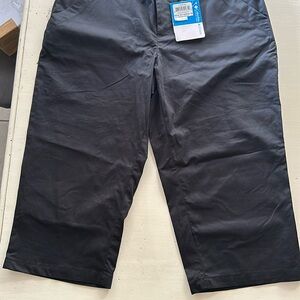 Columbia modern classic women’s capris, black, size 8